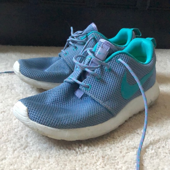 Nike Roshe Runs - Picture 1 of 4